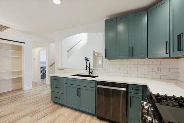 312 Washington Square DR, Leander, TX 78641