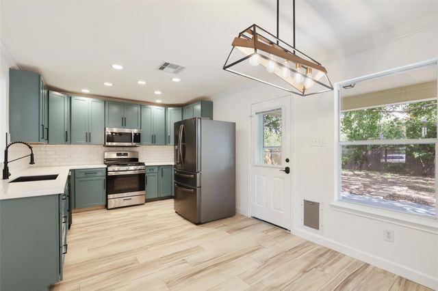 312 Washington Square DR, Leander, TX 78641