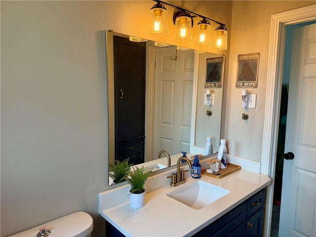 721 S 8th St, Kingsville, TX 78363