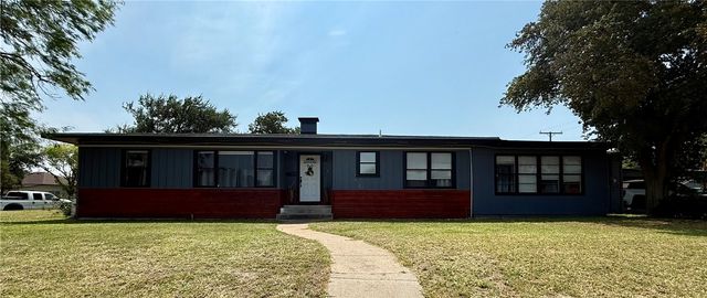 721 S 8th St, Kingsville, TX 78363