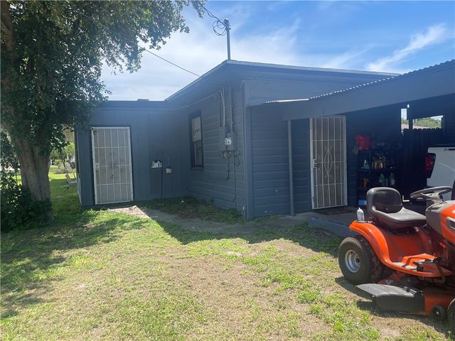 721 S 8th St, Kingsville, TX 78363