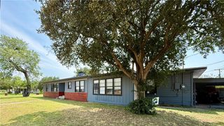 721 S 8th St, Kingsville, TX 78363