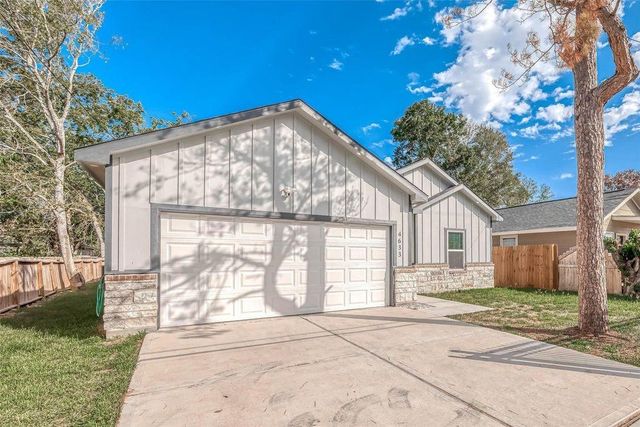 4633 Larkspur Street, Houston, TX 77051