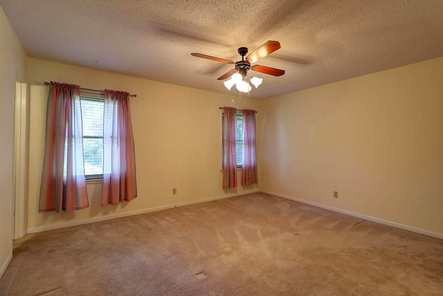 4011 Woodberry Drive, Dothan, AL 36301