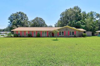 4011 Woodberry Drive, Dothan, AL 36301