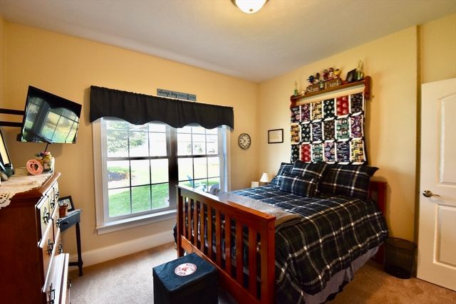 73 Plummer Ave 73, Northbridge, MA 01588