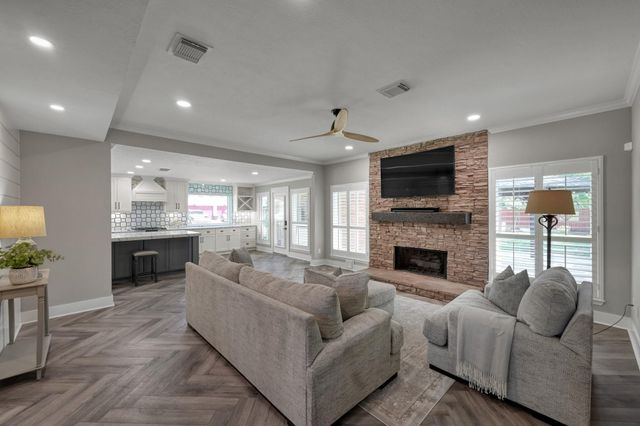 12103 Auburn Hills Drive, Tomball, TX 77377