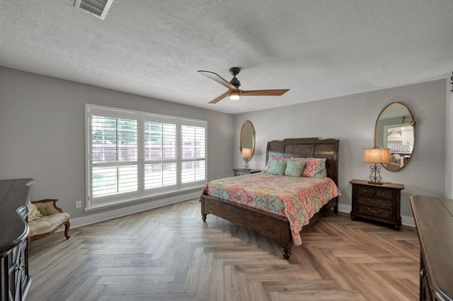 12103 Auburn Hills Drive, Tomball, TX 77377