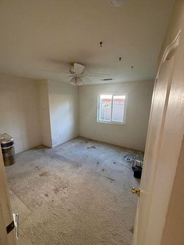 1364 W Date Avenue, Porterville, CA 93257