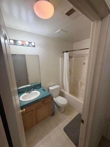 1364 W Date Avenue, Porterville, CA 93257