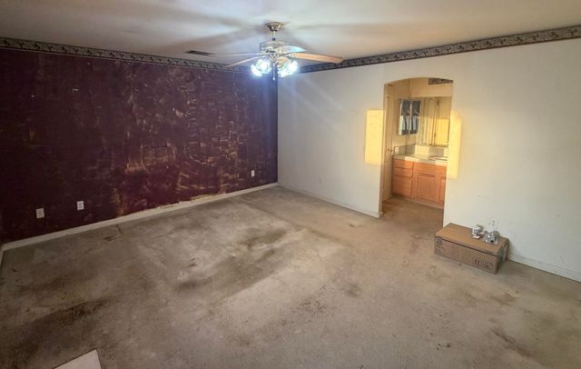 1364 W Date Avenue, Porterville, CA 93257