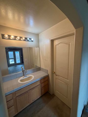 1364 W Date Avenue, Porterville, CA 93257