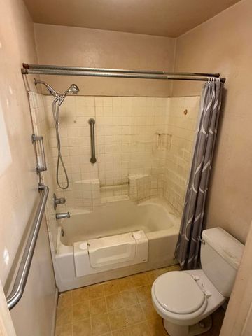 1364 W Date Avenue, Porterville, CA 93257