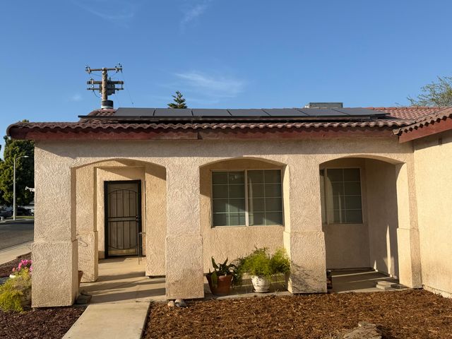 1364 W Date Avenue, Porterville, CA 93257