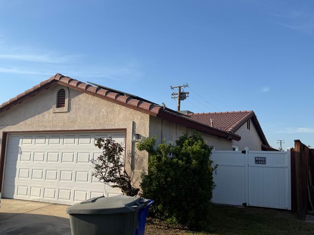 1364 W Date Avenue, Porterville, CA 93257