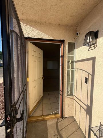 1364 W Date Avenue, Porterville, CA 93257