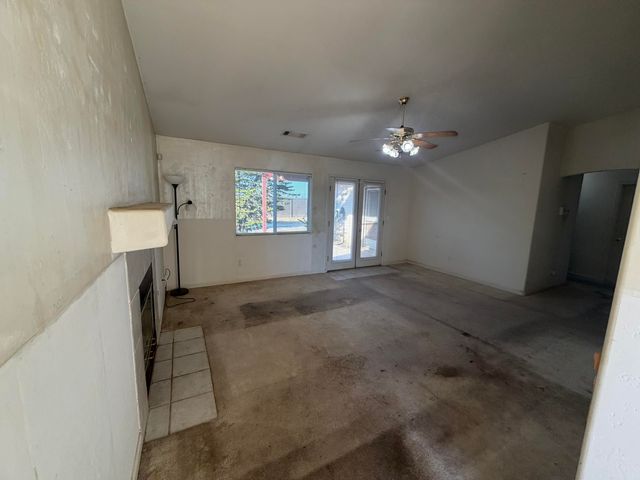 1364 W Date Avenue, Porterville, CA 93257