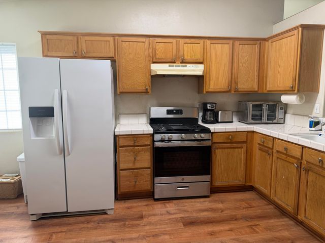 1364 W Date Avenue, Porterville, CA 93257