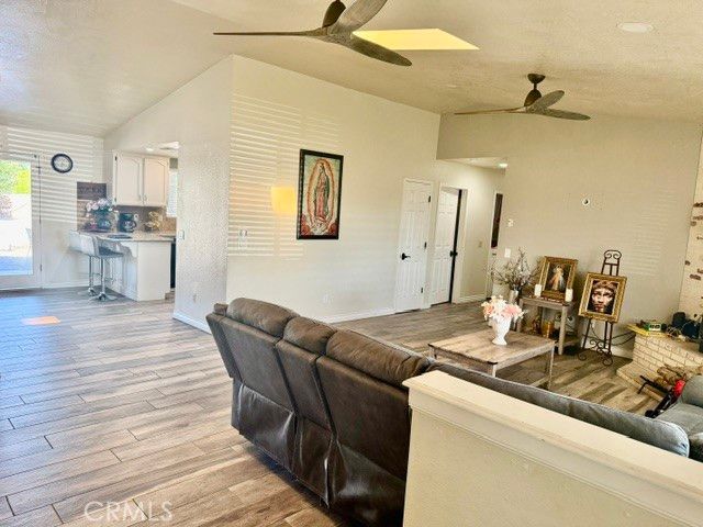 13375 Rincon Rd, Apple Valley, CA 92308