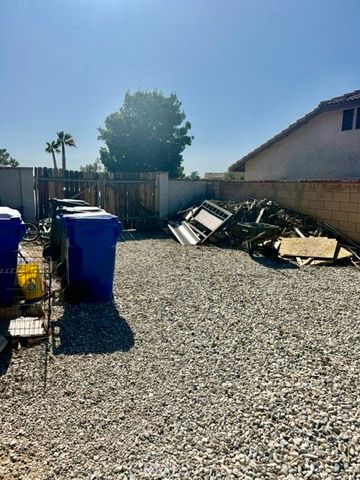 13375 Rincon Rd, Apple Valley, CA 92308