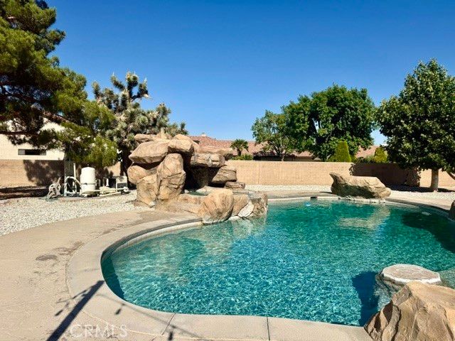 13375 Rincon Rd, Apple Valley, CA 92308