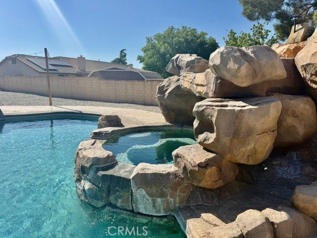 13375 Rincon Rd, Apple Valley, CA 92308