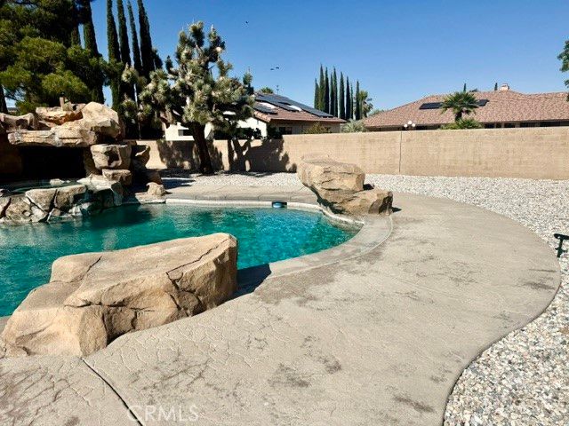 13375 Rincon Rd, Apple Valley, CA 92308