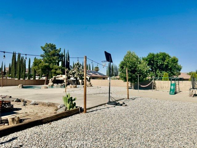 13375 Rincon Rd, Apple Valley, CA 92308