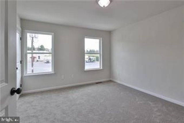 665 SIPOS DR, Northampton, PA 18067