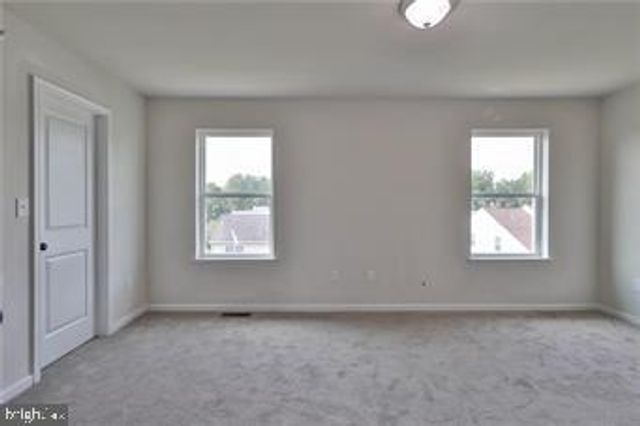 665 SIPOS DR, Northampton, PA 18067