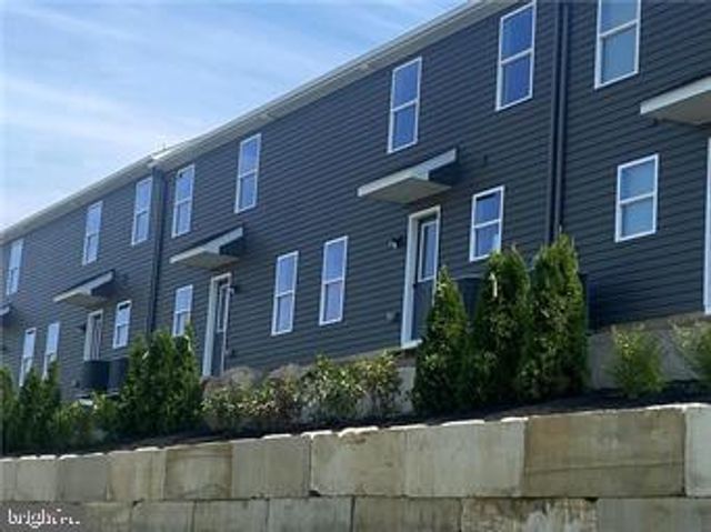 665 SIPOS DR, Northampton, PA 18067