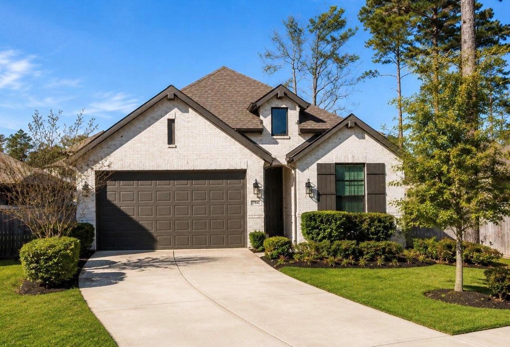 403 Soapberry Tree Court, Conroe, TX 77318