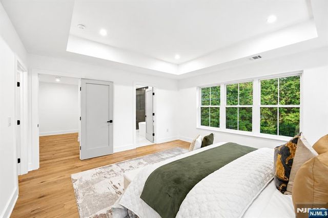 44 E Cedar Street, Livingston, NJ 07039
