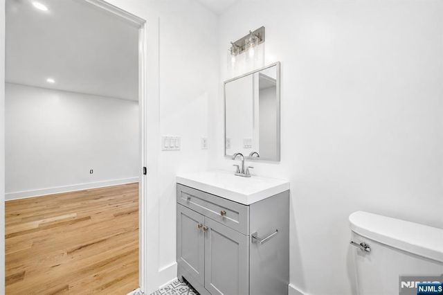 44 E Cedar Street, Livingston, NJ 07039