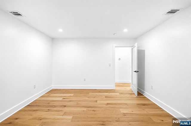 44 E Cedar Street, Livingston, NJ 07039