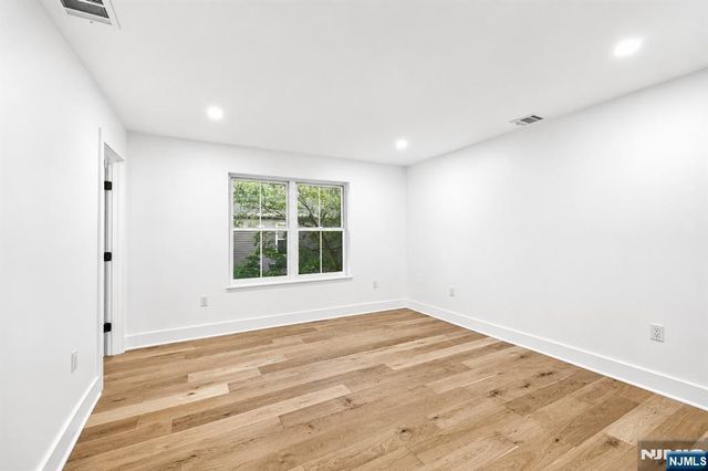 44 E Cedar Street, Livingston, NJ 07039