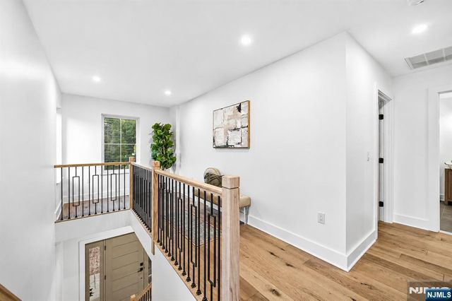 44 E Cedar Street, Livingston, NJ 07039