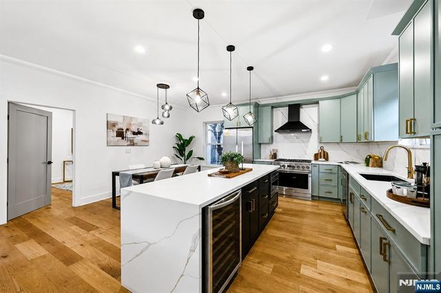 44 E Cedar Street, Livingston, NJ 07039