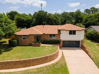 1228 Brookside Drive, Hurst, TX 76053