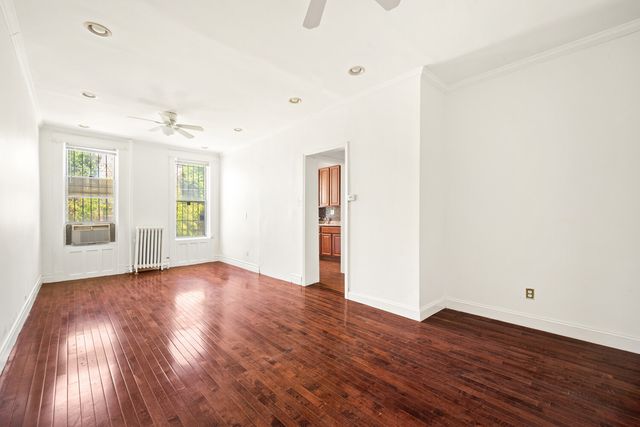 567 LEXINGTON Avenue, New York City, NY 11221