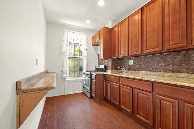 567 LEXINGTON Avenue, New York City, NY 11221