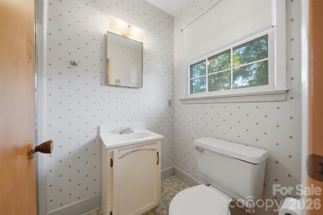 1650 12th Street Drive NW, Hickory, NC 28601