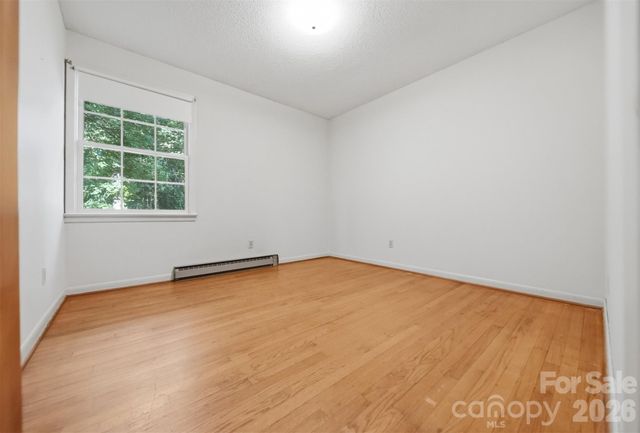 1650 12th Street Drive NW, Hickory, NC 28601