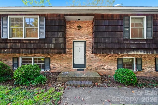 1650 12th Street Drive NW, Hickory, NC 28601