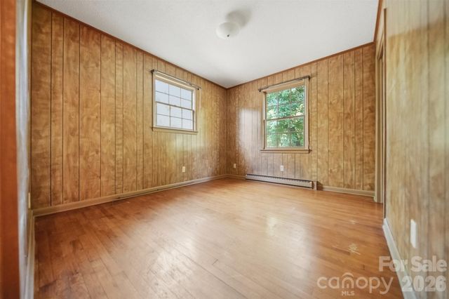 1650 12th Street Drive NW, Hickory, NC 28601