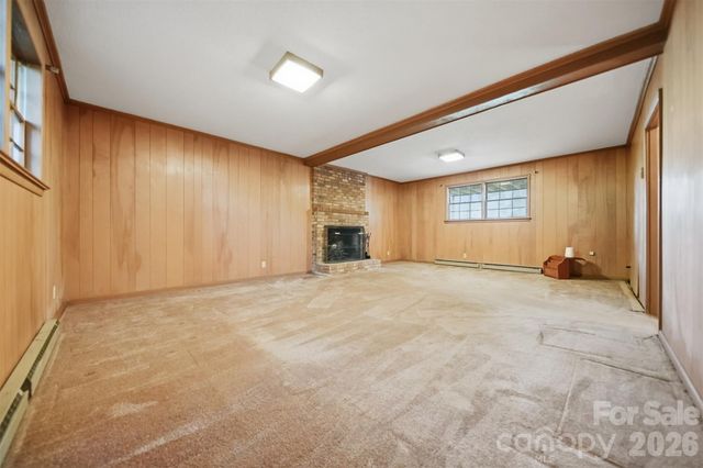 1650 12th Street Drive NW, Hickory, NC 28601