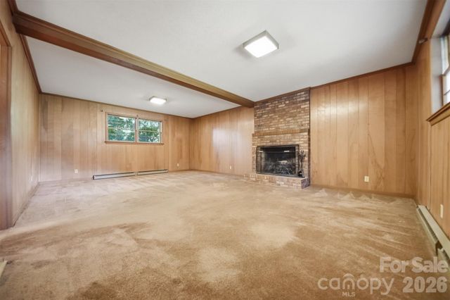 1650 12th Street Drive NW, Hickory, NC 28601