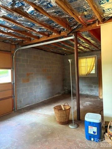 1650 12th Street Drive NW, Hickory, NC 28601