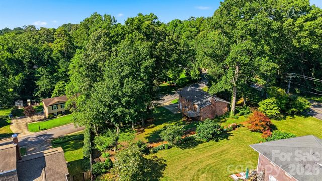 1650 12th Street Drive NW, Hickory, NC 28601