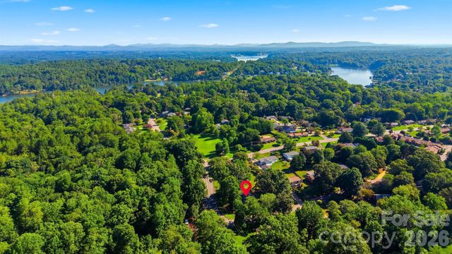 1650 12th Street Drive NW, Hickory, NC 28601